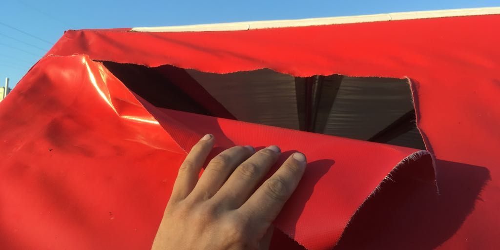 Anhängerreparatur Anhänger,Anhängerplane,Anhängerreperatur, Reperatur von Anhängerplane, Anhängerplanenreperatur, Riss in Anhängerpane, Defekte Anhängerplane,Anhängerplane kaputt